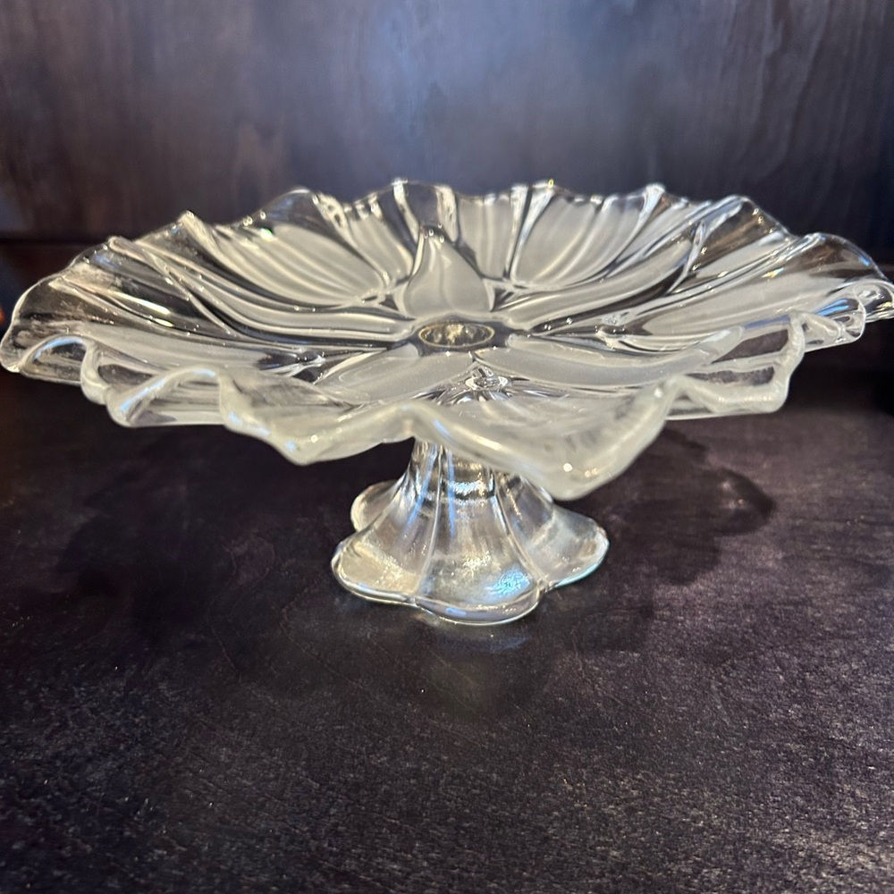 Mikasa Tulip Satin 9 1/4” Glass Pedestal Clear/Frosted Footed Platter